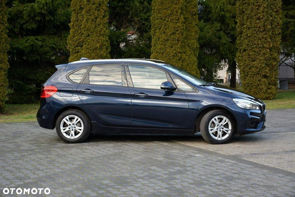 BMW Seria 2 218d - 4