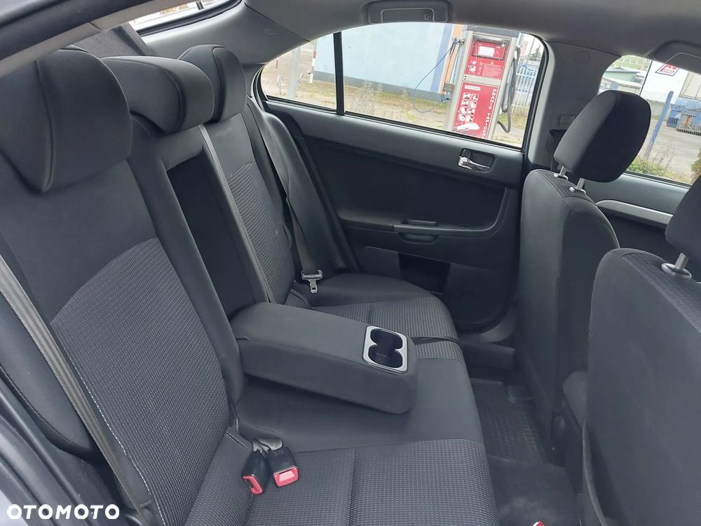 Mitsubishi Lancer 1.8 Invite - 14