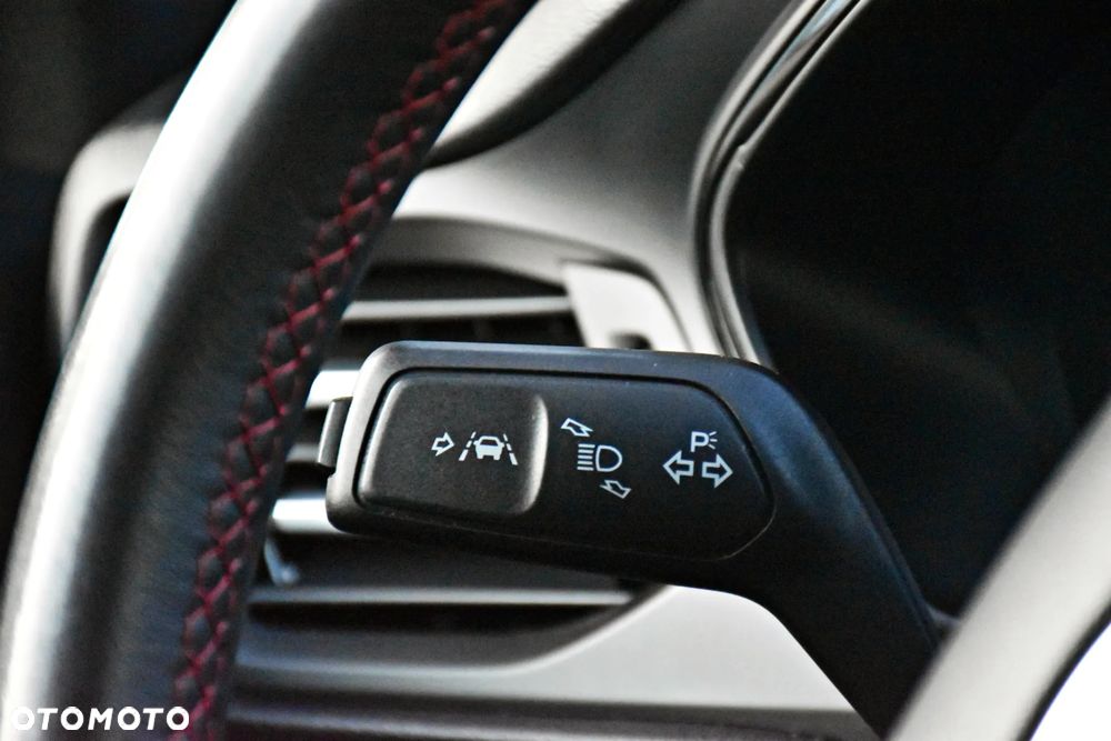 Ford Focus 1.0 EcoBoost STart-Stopp-System ST-LINE X - 32