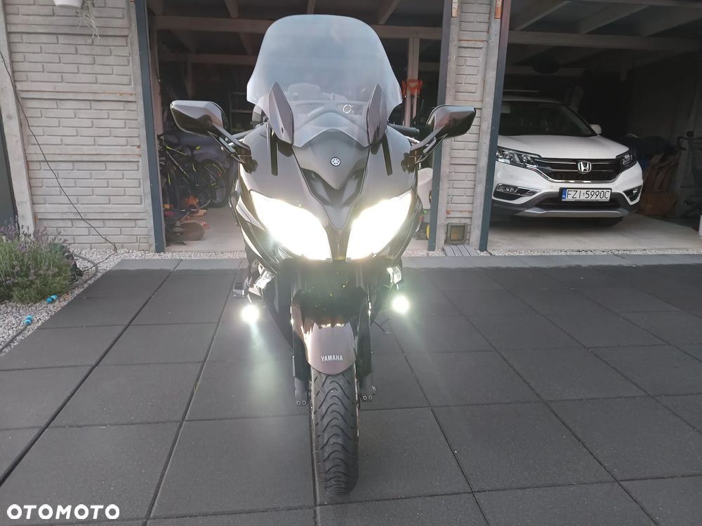Yamaha FJR - 3