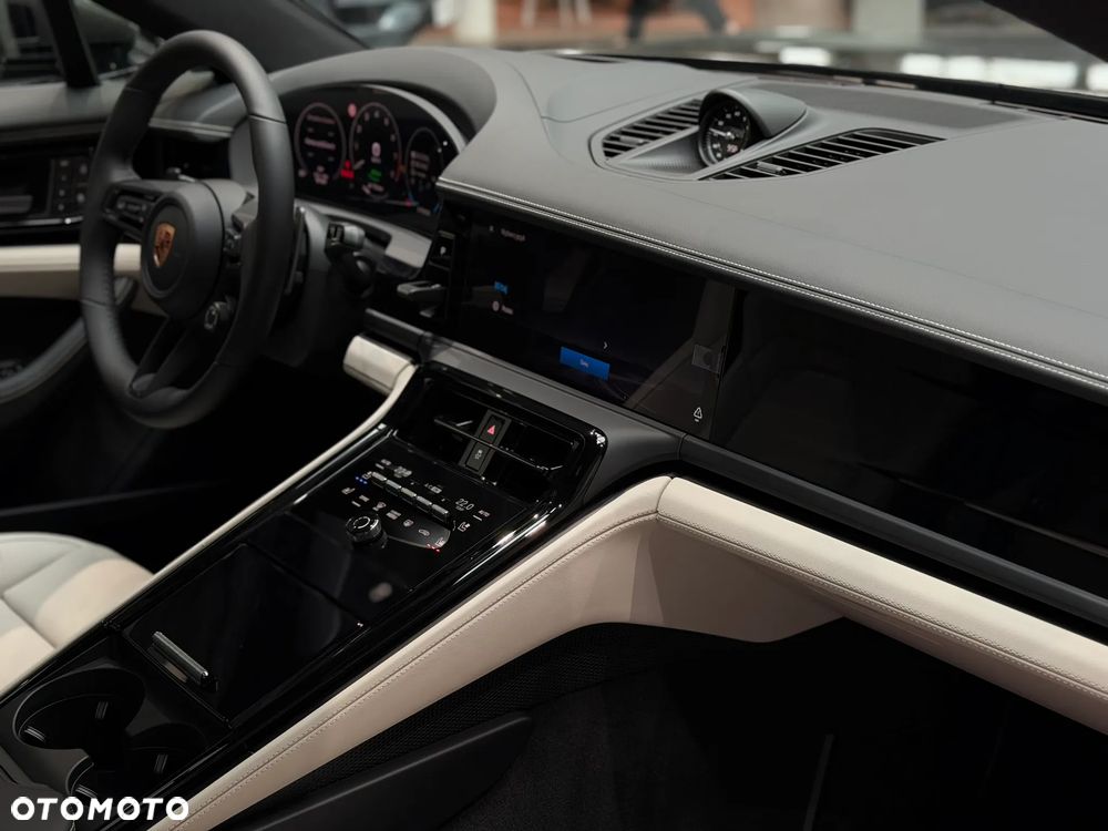 Porsche Panamera 4S E-Hybrid PHEV - 18