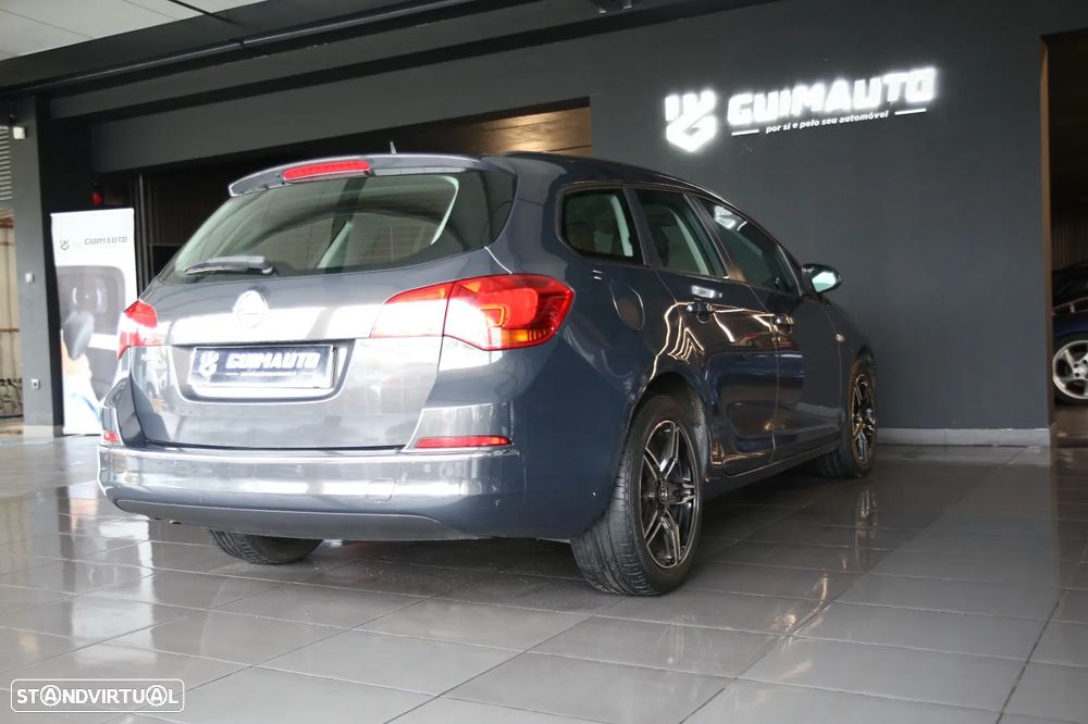 Opel Astra 1.7 CDTi Executive - 6