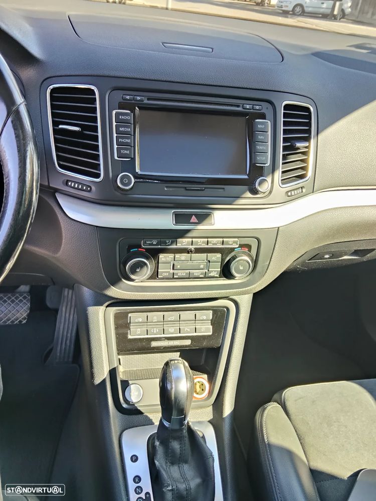 VW Sharan 2.0 TDI Highline DSG - 28