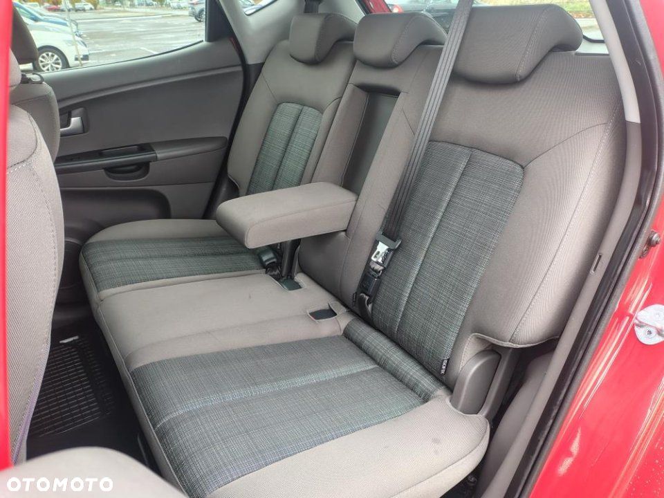 Kia Venga - 9