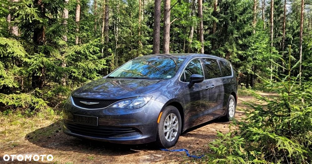 Chrysler Pacifica - 1