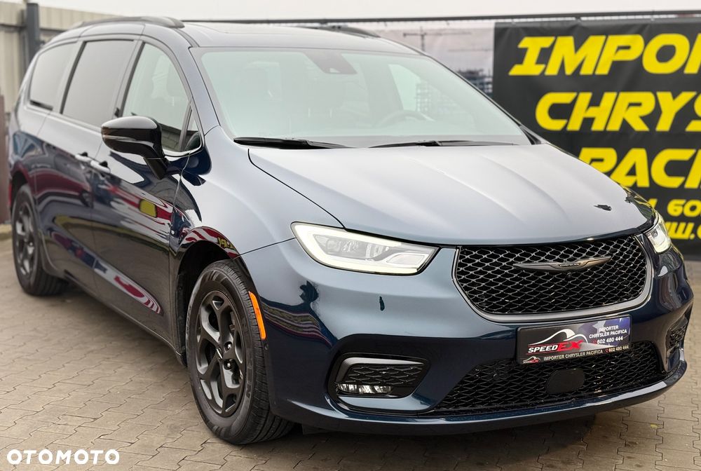 Chrysler Pacifica - 1