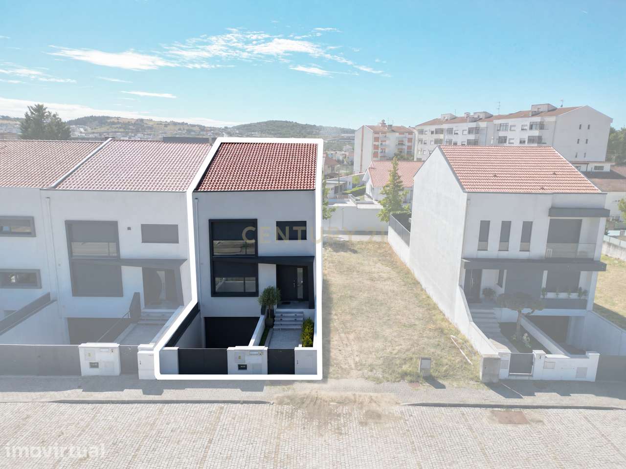 Terreno para construção de moradia geminada - Bragança - Grande imagem: 3/18