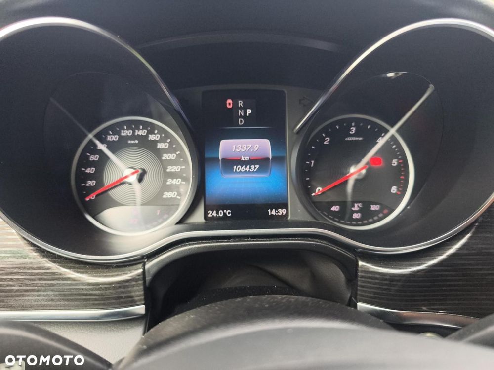 Mercedes-Benz Klasa V - 17