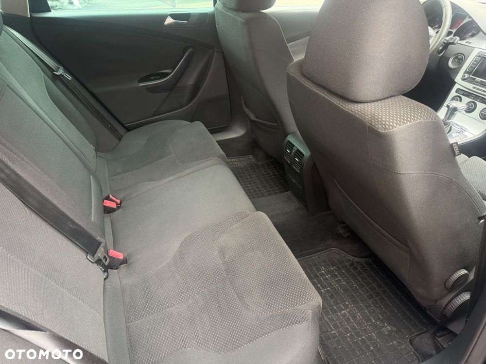 Volkswagen Passat - 10