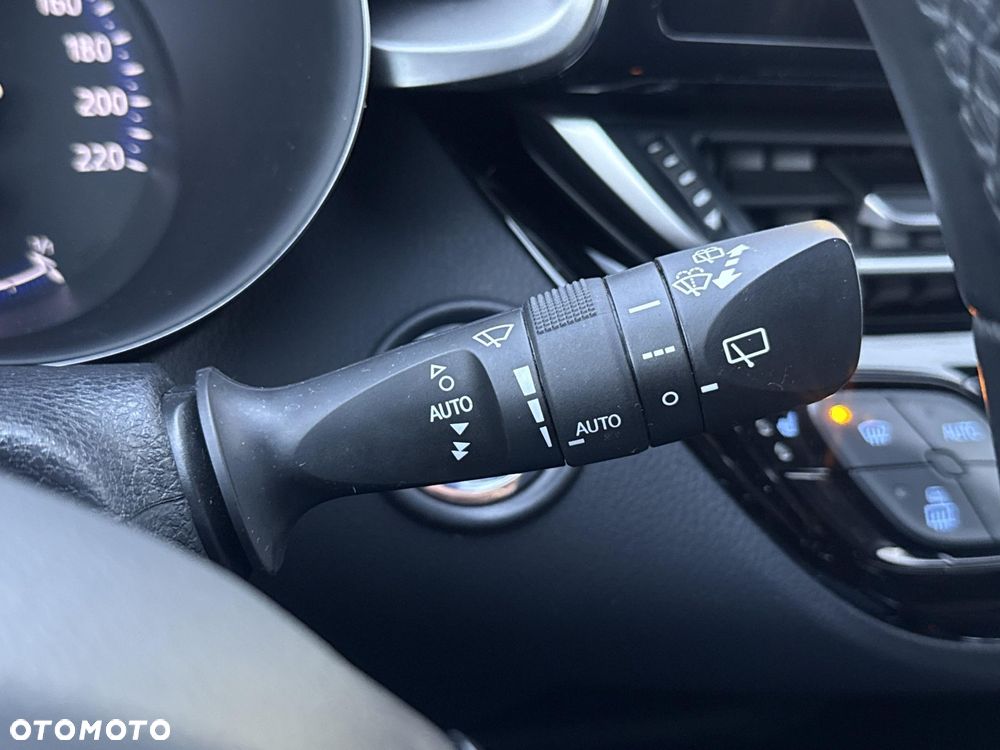 Toyota C-HR 1.8 Hybrid Neon Lime powered by JBL - 26