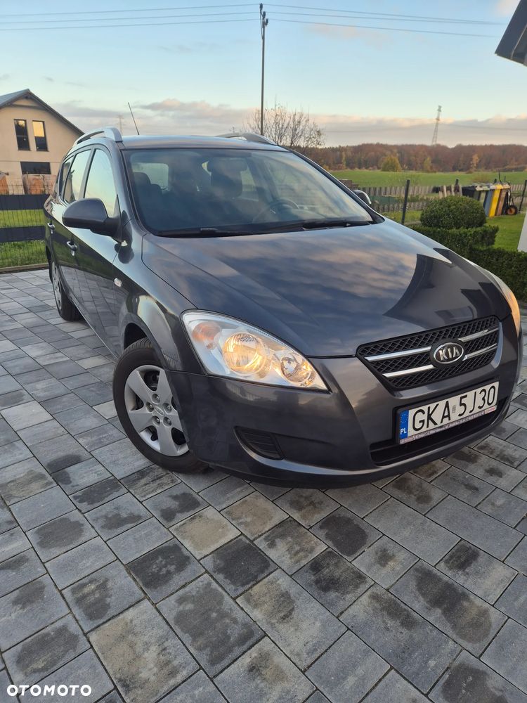 Kia Ceed - 1