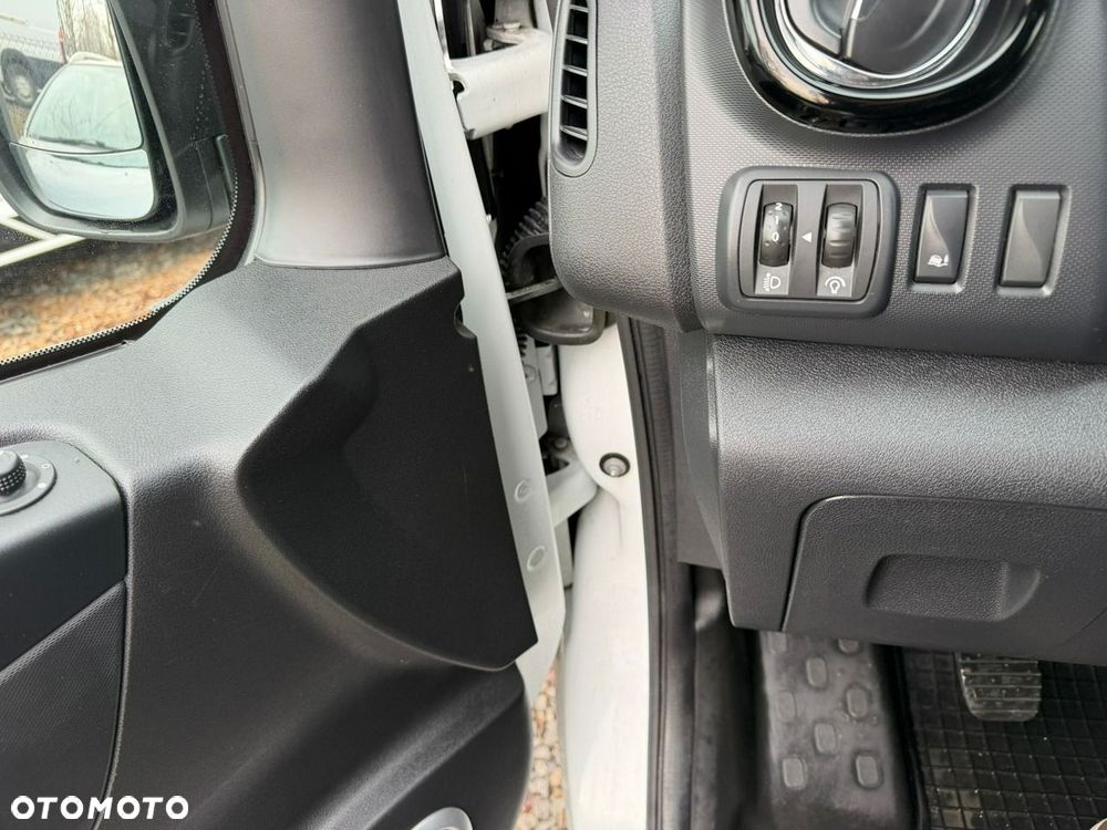 Opel Vivaro - 12