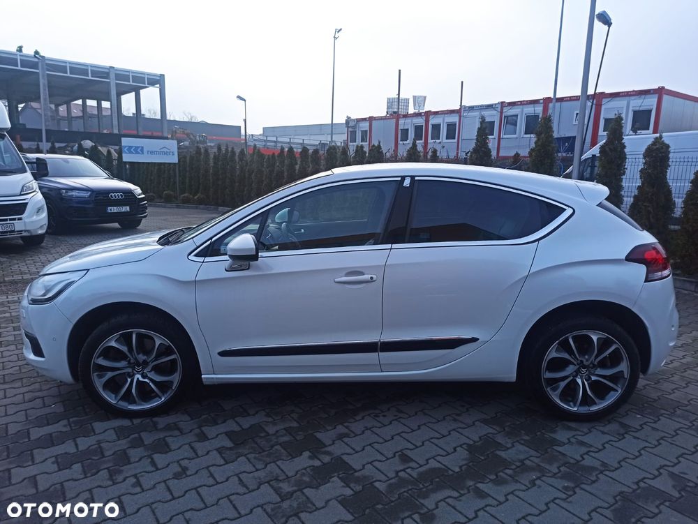 Citroën DS4 THP 200 SportChic - 4