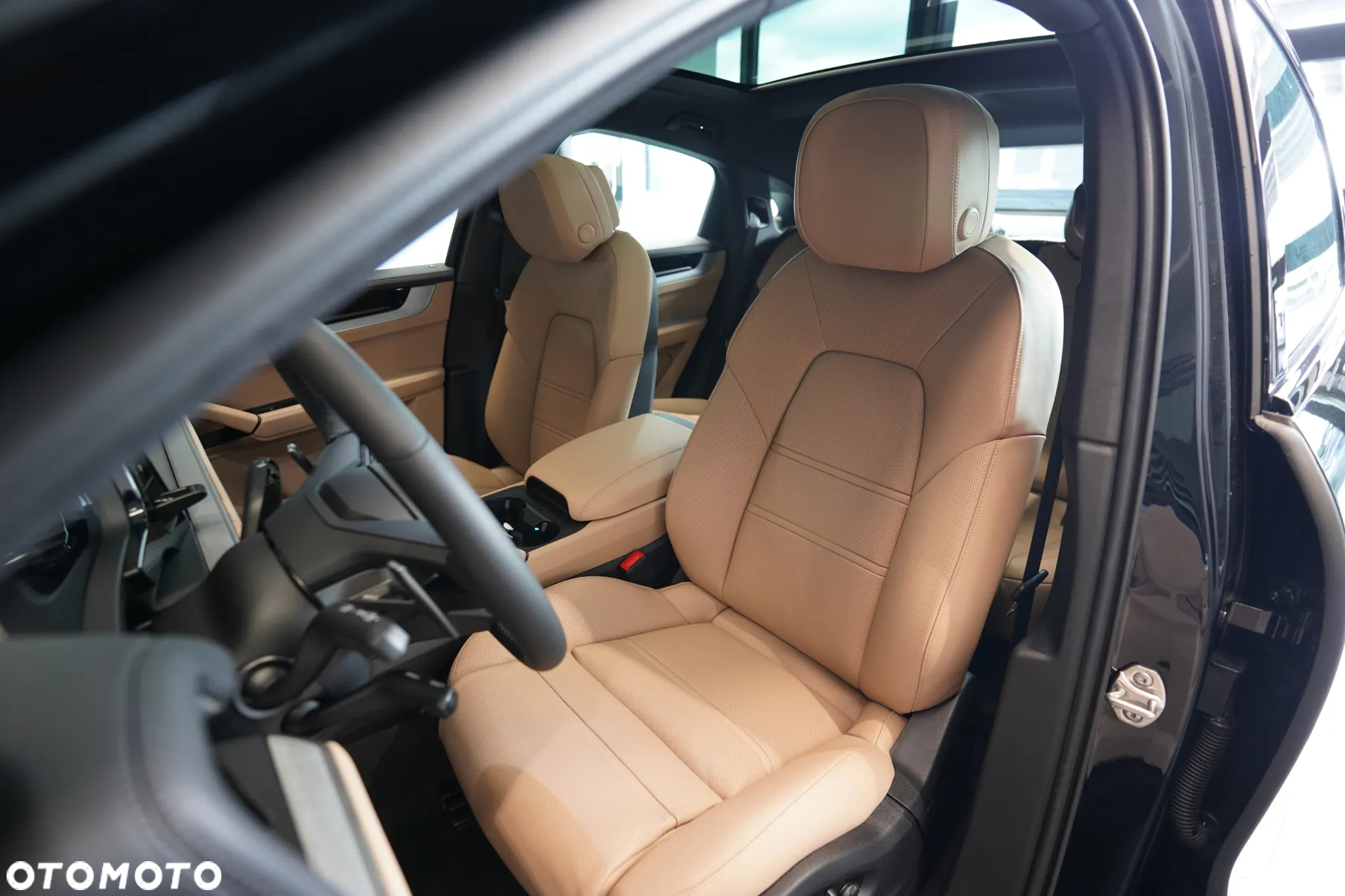 Porsche Cayenne Coupe E-Hybrid PHEV - 8