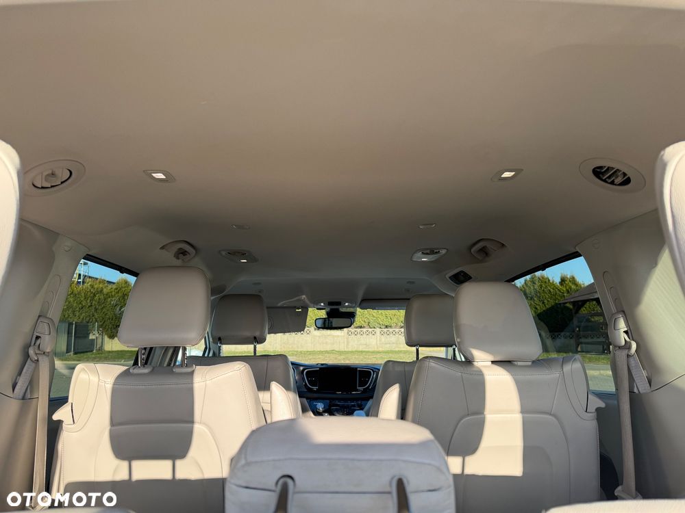 Chrysler Pacifica - 13