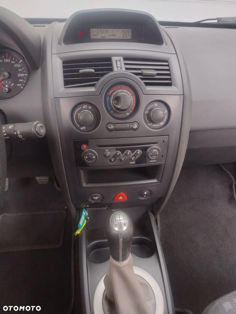 Renault Megane 1.6 Avantage - 19