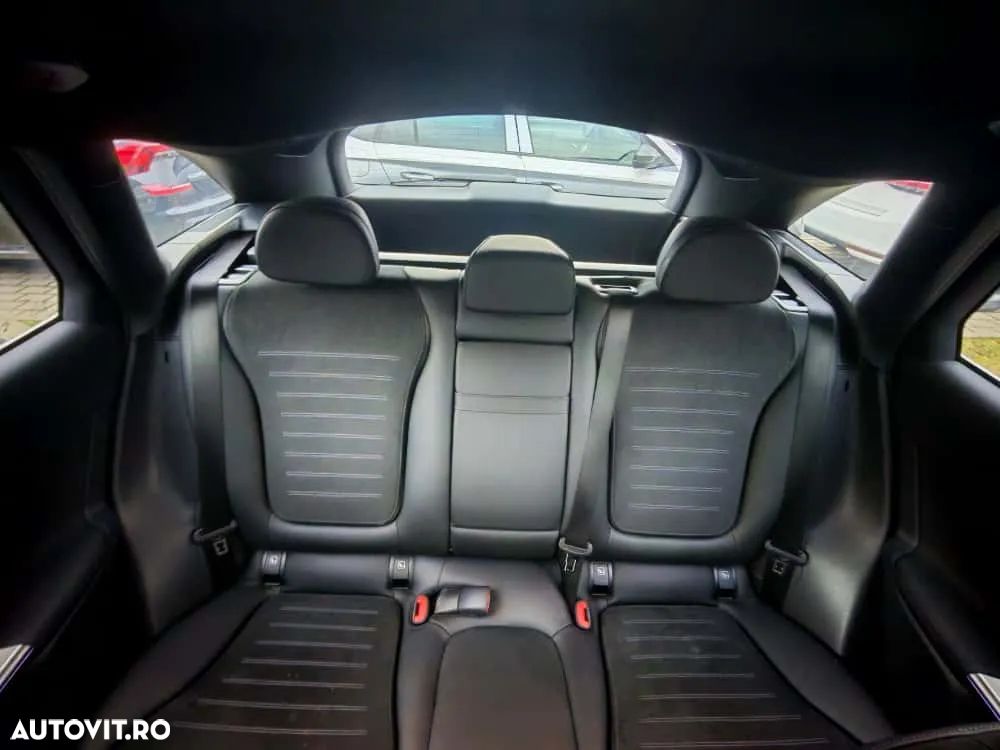 Mercedes-Benz GLC 300 4Matic 9G-TRONIC AMG Line Advanced - 17