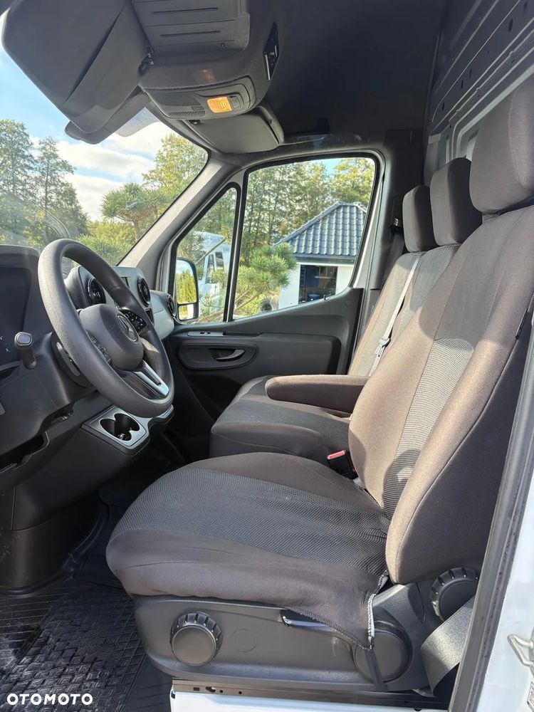 Mercedes-Benz Sprinter - 13