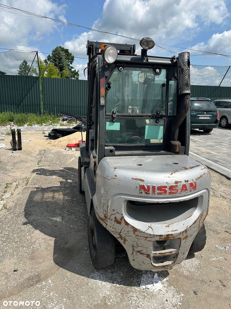 Nissan FGD02A300 - 3