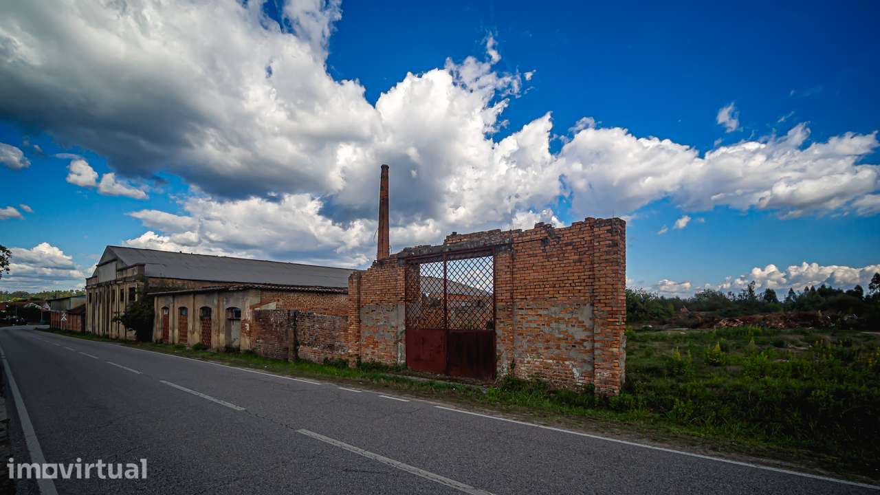 Propriedade com área coberta de 6939m² e 6 ter. rústicos, Tondela - Grande imagem: 4/22
