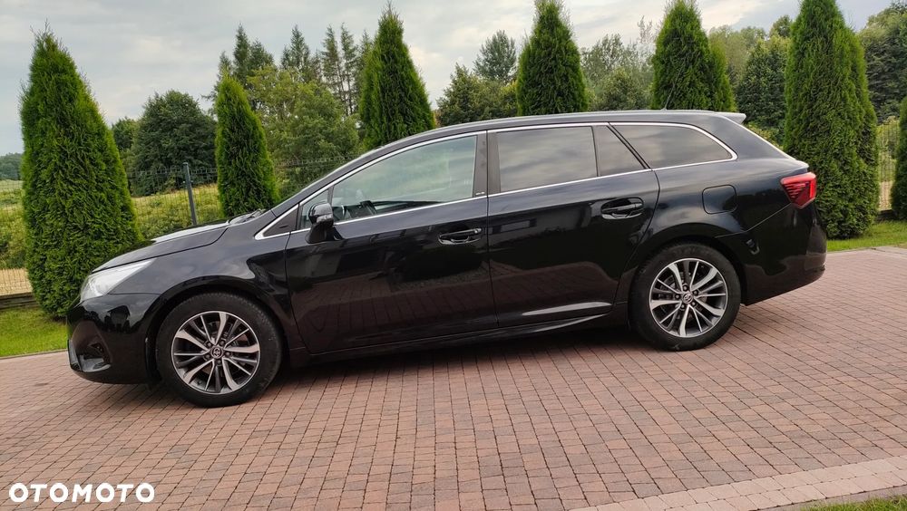 Toyota Avensis 2.0 D-4D Premium - 25