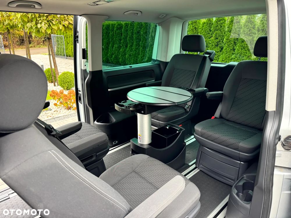 Volkswagen Multivan - 12