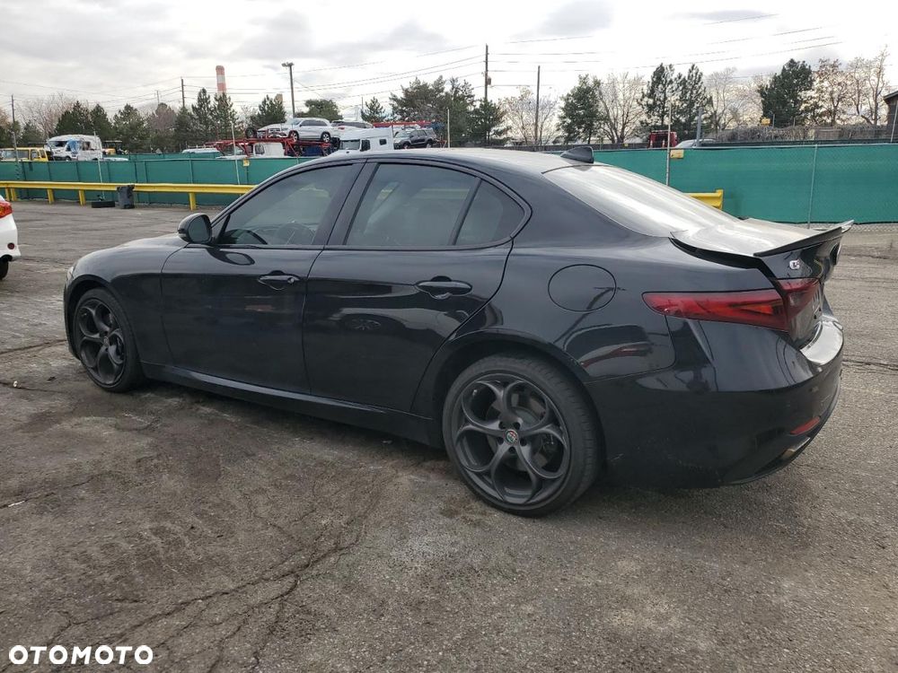 Alfa Romeo Giulia - 5