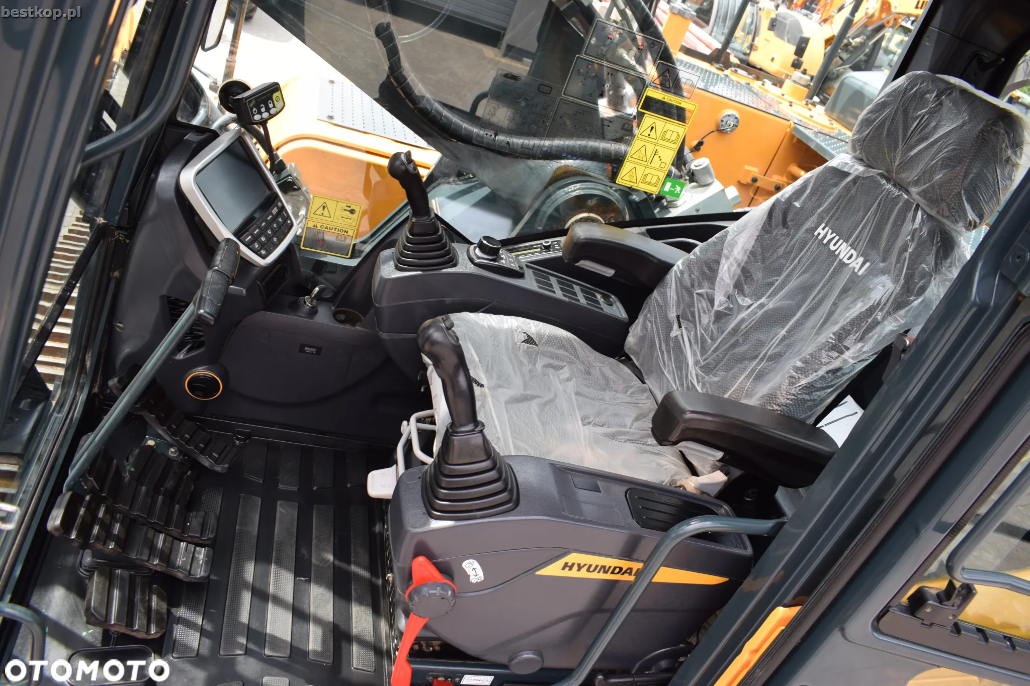 Hyundai HX300AL - 18