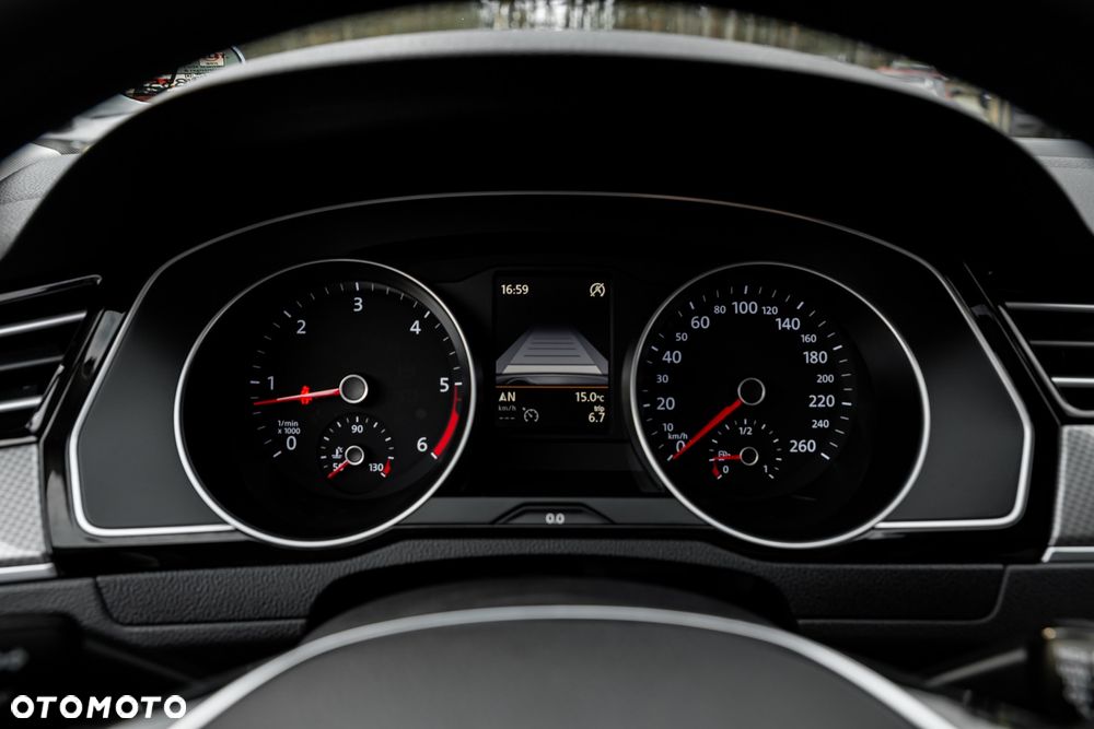 Volkswagen Passat Alltrack 2.0 TDI SCR 4Motion DSG (BMT) - 29