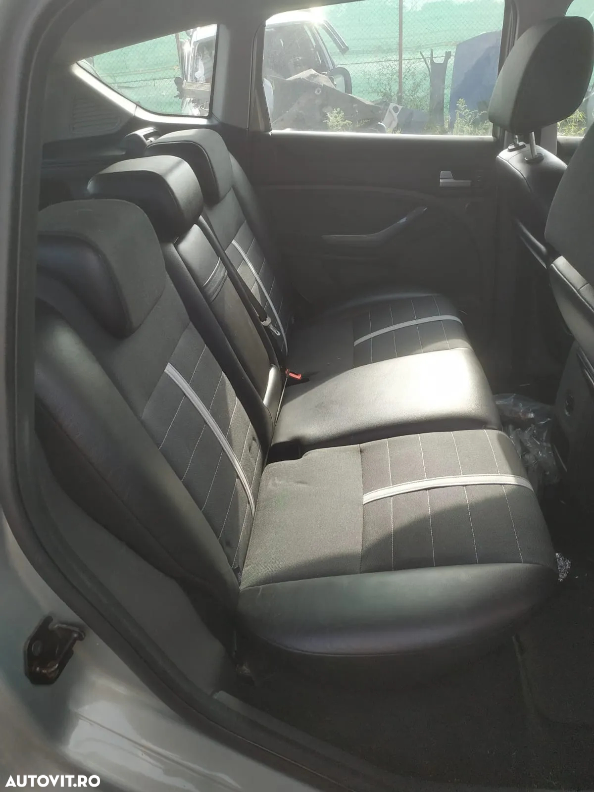Dezmembrez Ford Kuga - 4