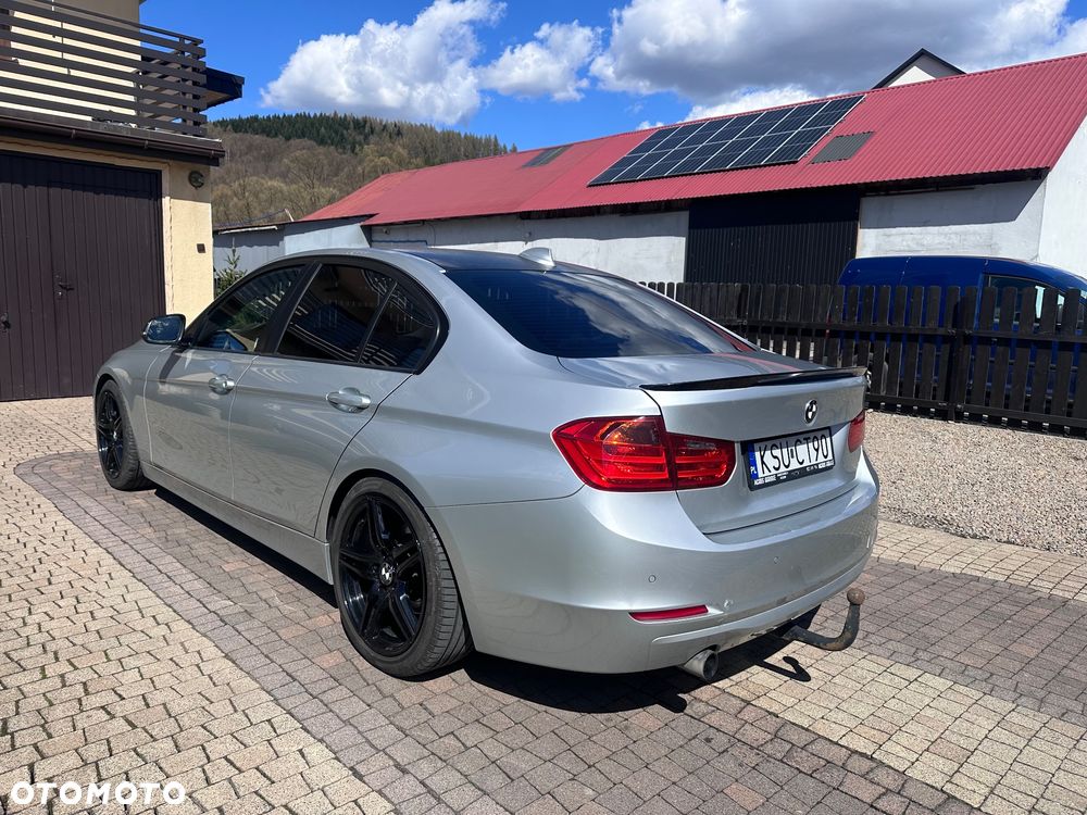 BMW Seria 3 320i Sport Line - 6