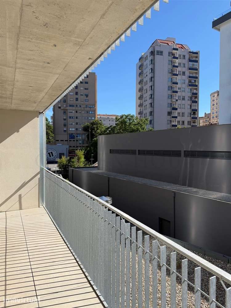 T0 em Gaia Próximo ao El Corte Inglés - Grande imagem: 2/23