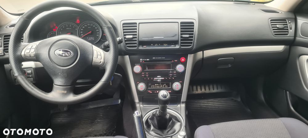 Subaru Legacy - 16