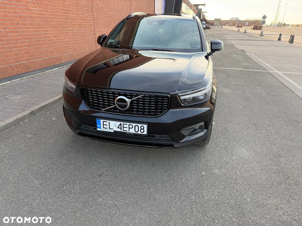 Volvo XC 40 B4 B AWD R-Design - 4