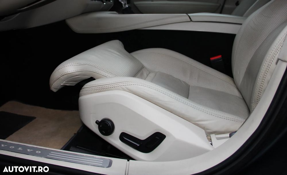 Volvo V90 V90CC D5 AWD - 31
