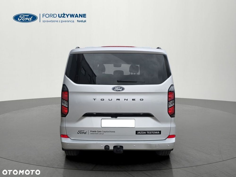 Ford Tourneo Custom - 10