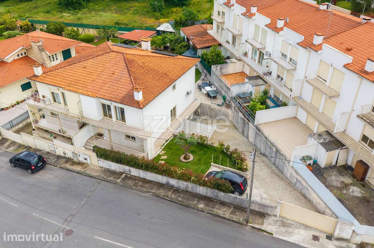 Moradia T4 renovada | Caldelas - Grande imagem: 2/40