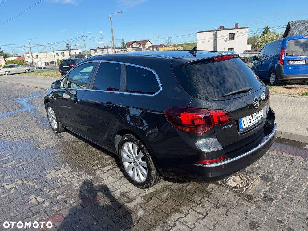 Opel Astra 2.0 CDTI Exklusiv - 2