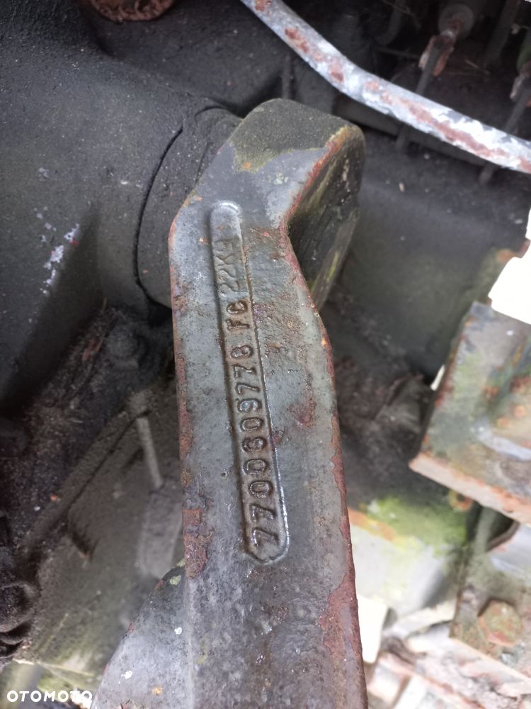 Części Renault 103-54,106-54,most,zwrotnice,półosie,zwolnice,drzwi,kabina,podnośnik,układ planetarny,atak,77 00 609 396,7700609778,półbieg,rewers,podpora wału,kompletna skrzynia biegów,90-34,85-34,70-34,wałek,koło zębate,tryb,przystawka napędu,synchronizator, - 7