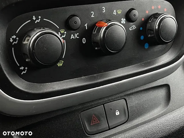 Renault Trafic - 30