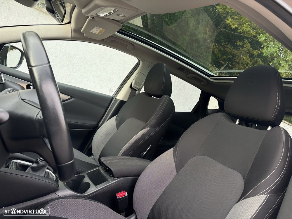 Nissan Qashqai 1.5 dCi N-Connecta 18 - 6