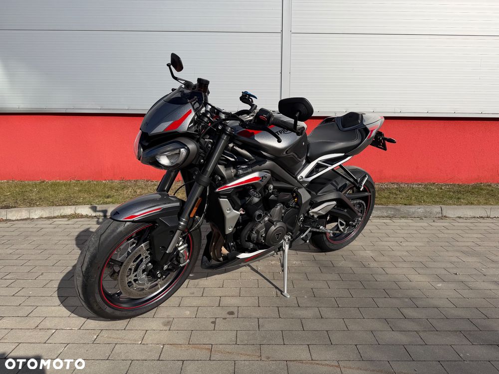 Triumph Street Triple - 4