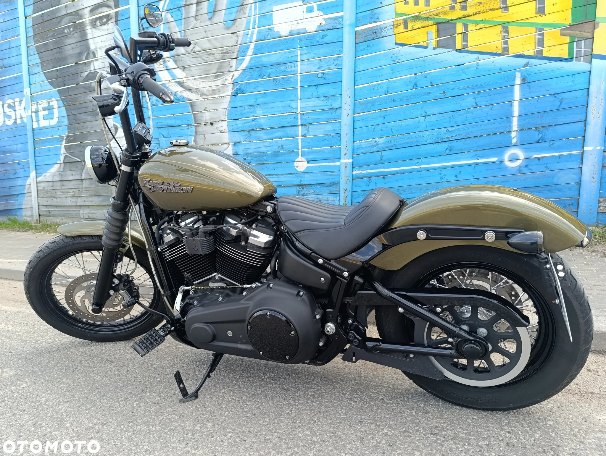 Harley-Davidson Softail Street Bob - 2