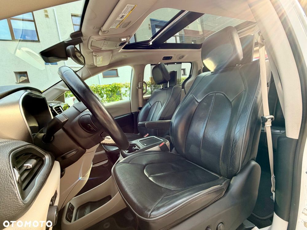 Chrysler Pacifica - 9