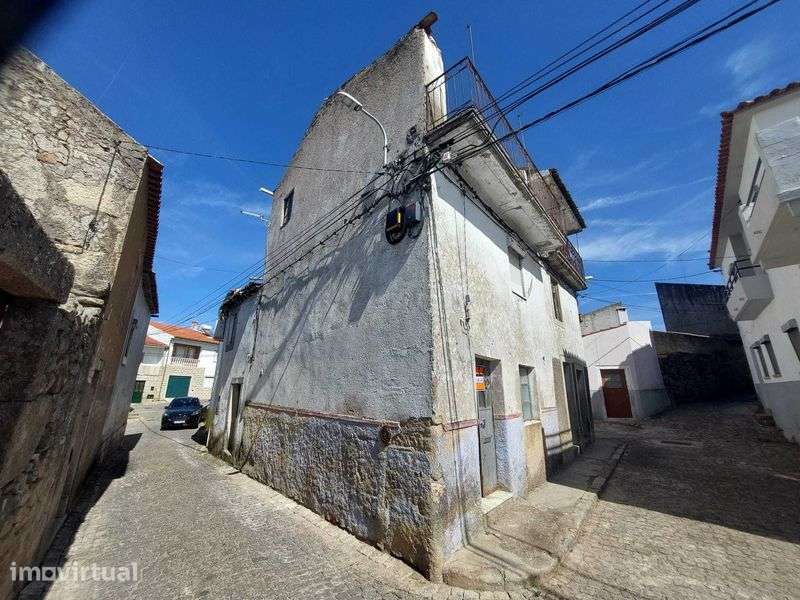 Casa para reabilitar com vista por sol e serra - Grande imagem: 4/5