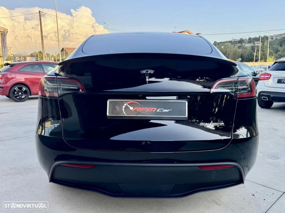 Tesla Model Y Performance Dual Motor AWD - 14