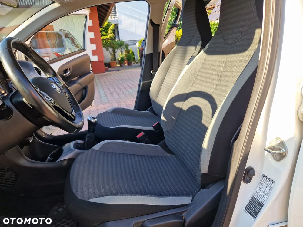 Toyota Aygo 1.0 VVT-i JBL Edition - 27