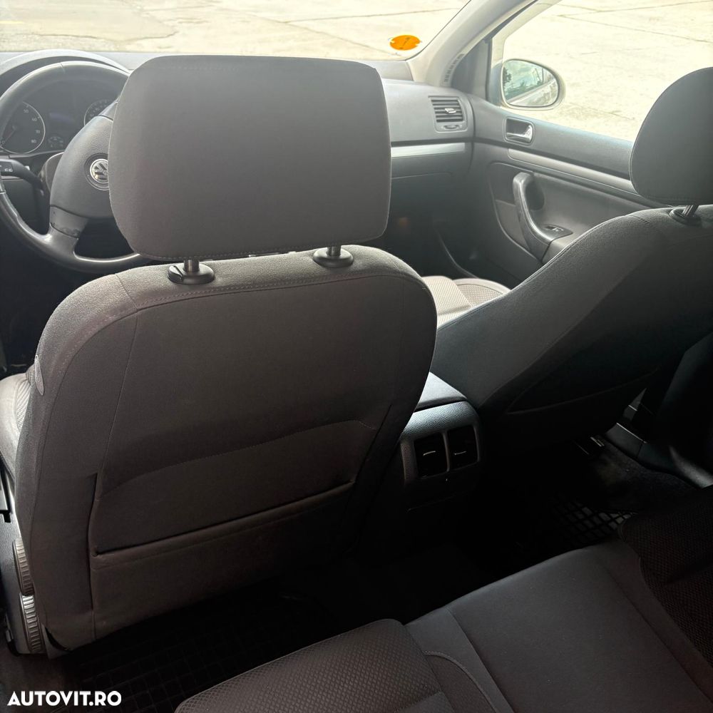 Volkswagen Golf - 11