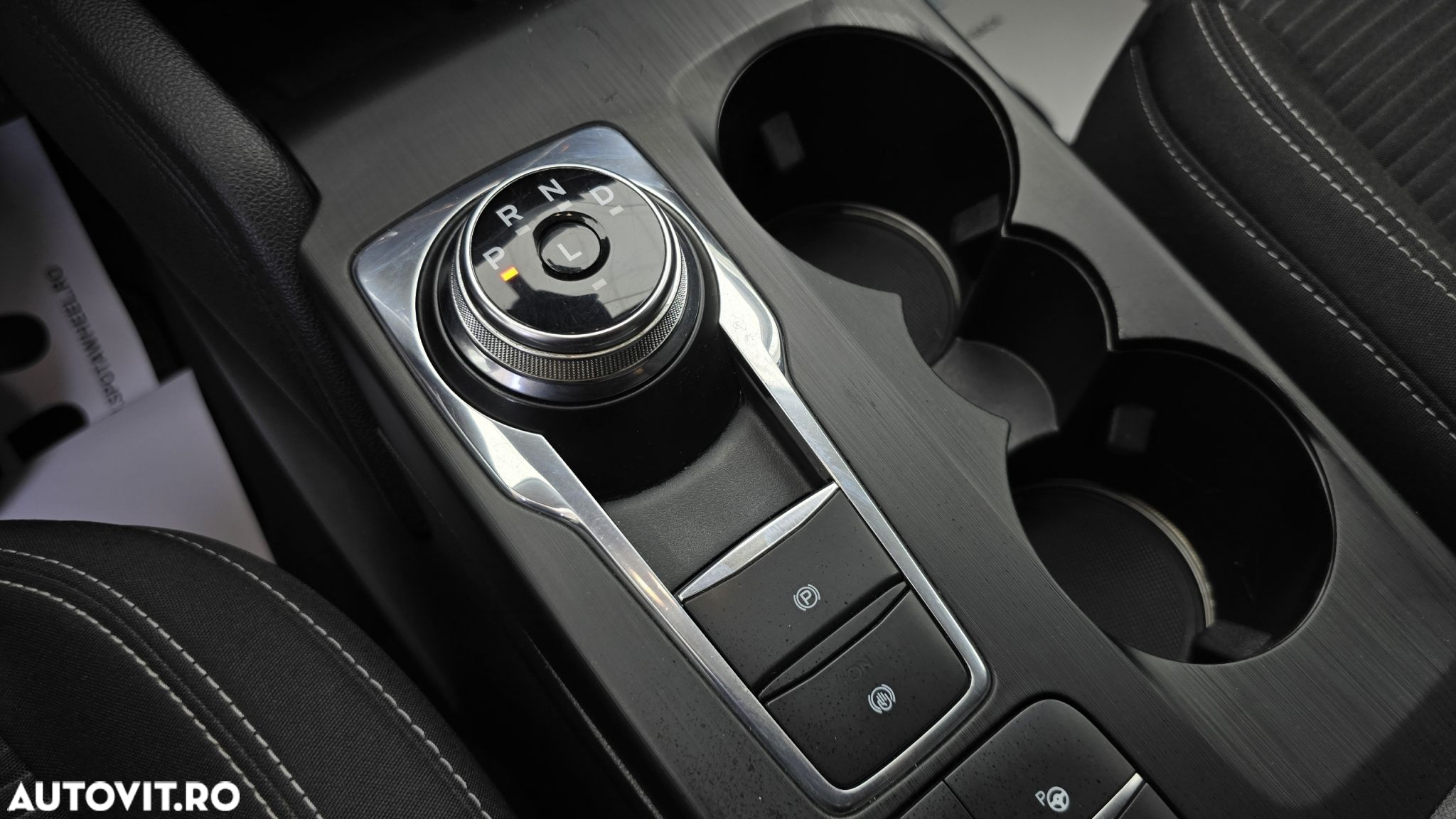 Ford Kuga - 17