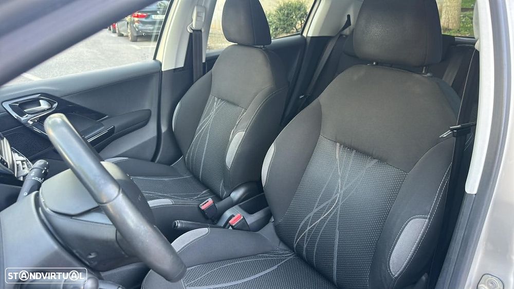 Peugeot 208 1.2 VTi Active - 11